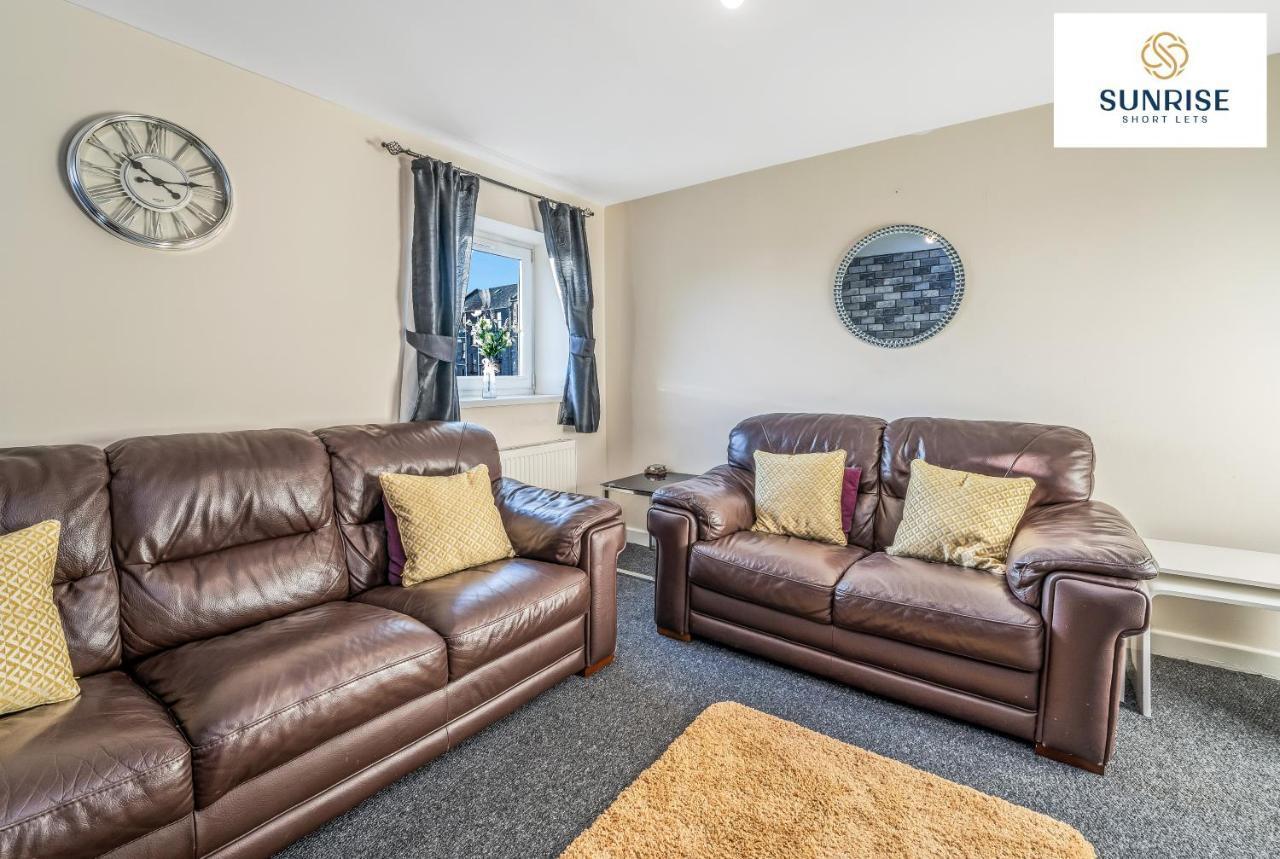 The Law, Has 4 Rooms With Tvs, 2 Bathrooms, Central, Free Parking, Fully Equipped, Contractor And Trades Favourite, 5 Mins To Centre - Long Stays, Invoice And Reduced Price Are Only Via Sunrise Short Lets Dundee Eksteriør billede