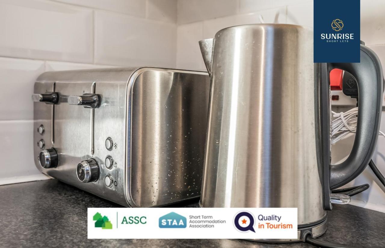 The Law, Has 4 Rooms With Tvs, 2 Bathrooms, Central, Free Parking, Fully Equipped, Contractor And Trades Favourite, 5 Mins To Centre - Long Stays, Invoice And Reduced Price Are Only Via Sunrise Short Lets Dundee Eksteriør billede
